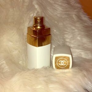 Vintage Chanel no. 22